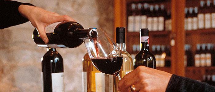 Curso de vinho e culinária na Itália: degustação de vinhos